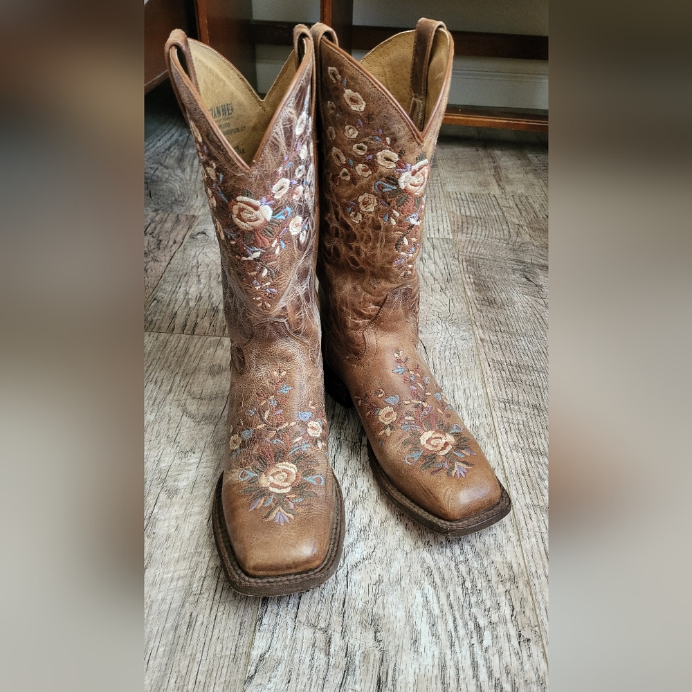 Shyanne Embroidered Brown Western Boots 9 Womens